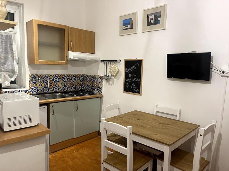 Ridi Che Ti Passa In Vico Lavagna Génova Exterior foto